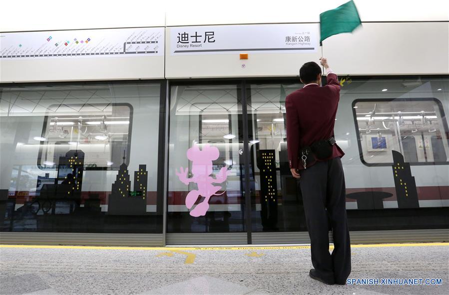 （社会）（3）上海地铁11号线“迪士尼站”26日起迎客