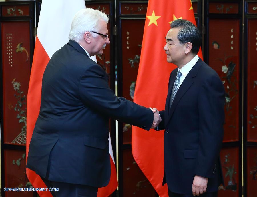 El ministro de Relaciones Exteriores de China, Wang Yi, y su homólogo de Polonia, Witold Waszczykowski, sostuvieron hoy conversaciones sobre el desarrollo de las relaciones bilaterales.