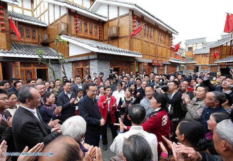 Al observar las calles reconstruidas y las casas nuevas en el distrito de Lushan, el epicentro de un fuerte sismo ocurrido en 2013 en la provincia suroccidental china de Sichuan, el primer ministro chino, Li Keqiang, dijo sentirse profundamente aliviado.