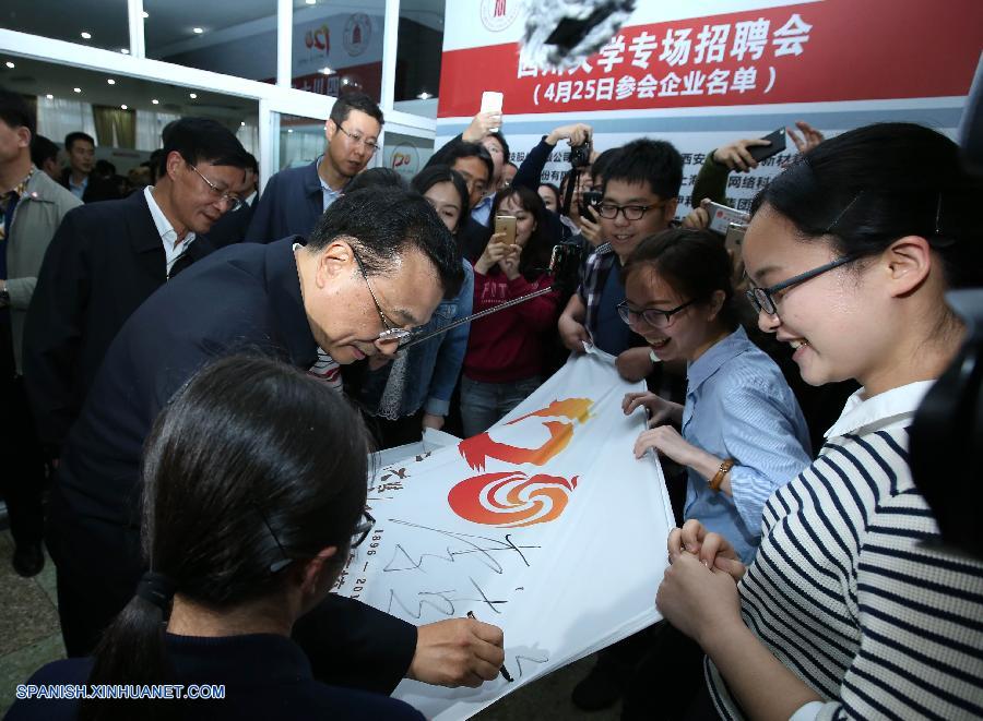 Al observar las calles reconstruidas y las casas nuevas en el distrito de Lushan, el epicentro de un fuerte sismo ocurrido en 2013 en la provincia suroccidental china de Sichuan, el primer ministro chino, Li Keqiang, dijo sentirse profundamente aliviado.