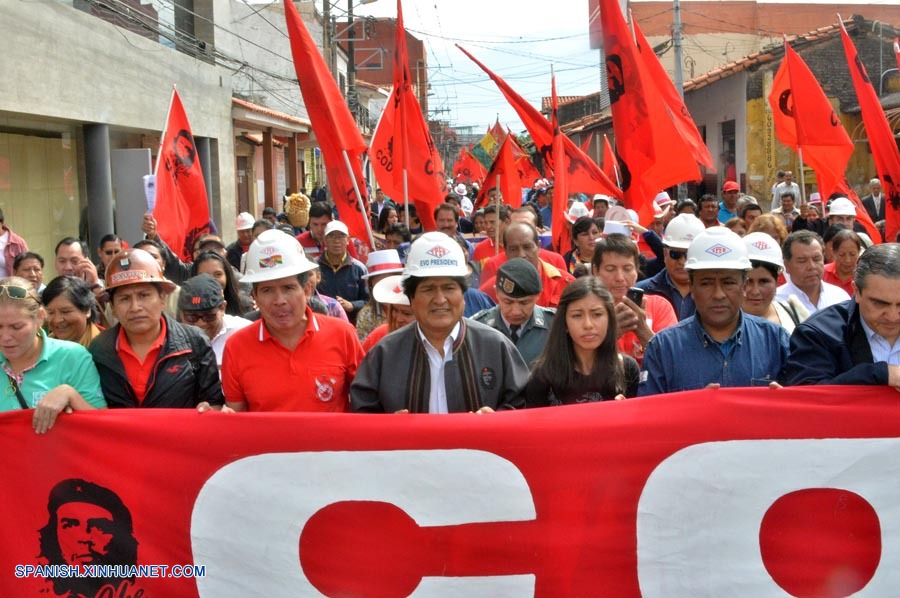 Bolivia: Marcha para conmemorar el Día Internacional del Trabajo encabezada por el presidente boliviano en Santa Cruz