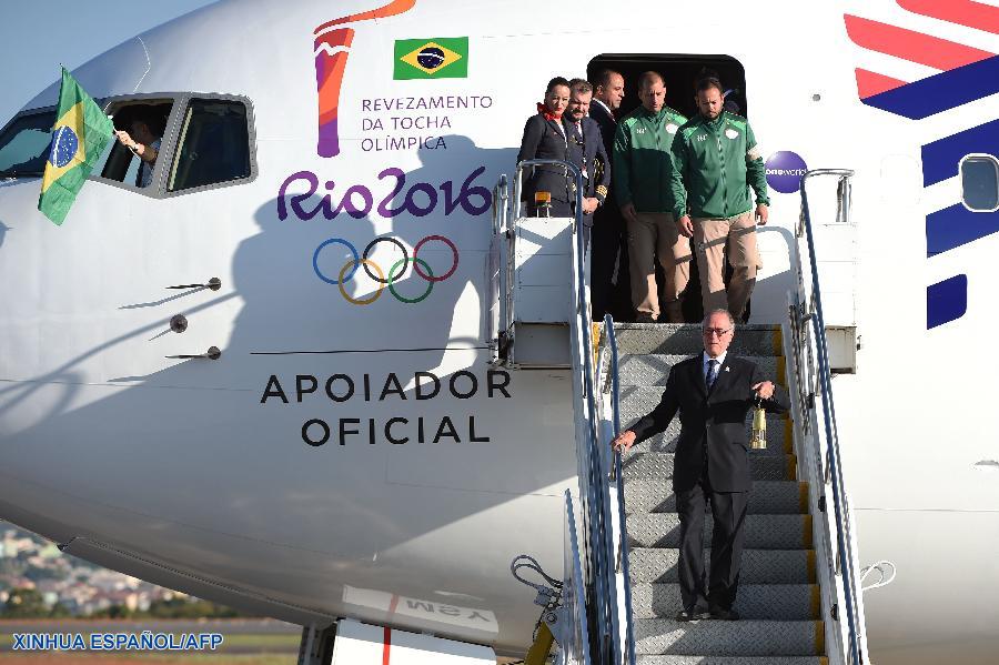 La llama de los Juegos Olímpicos de Río 2016 llegó hoy a Brasil, donde empezará una ruta por 329 ciudades de los 27 estados del país antes de llegar a Río de Janeiro el 5 de agosto, cuando queden inauguradas las olimpiadas.
