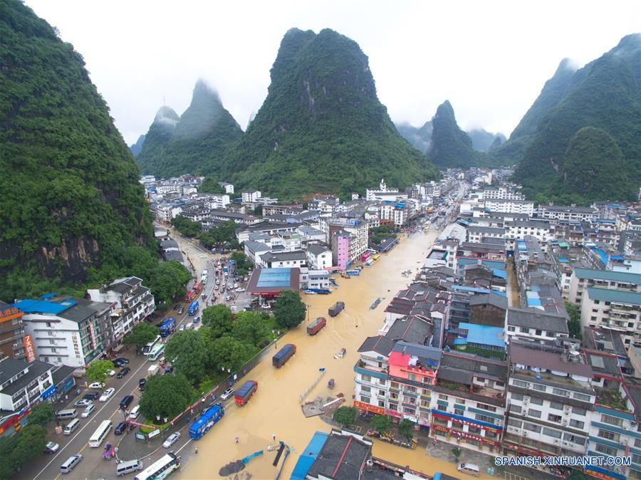 （生态）（3）强降雨导致广西阳朔县城大面积停电