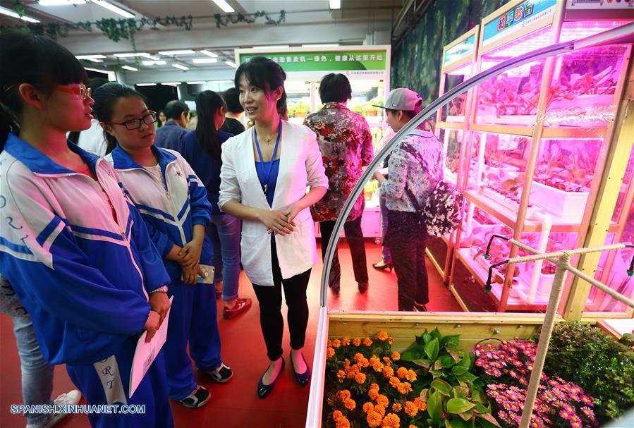 La 30 Semana de Ciencia y Tecnología de Tianjin, abrió en Tianjin.