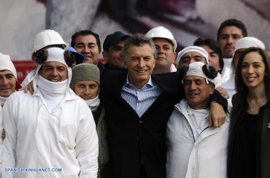 El presidente de Argentina, Mauricio Macri, anunció hoy que veta la ley contra despidos aprobada la víspera por la oposición en el Congreso.