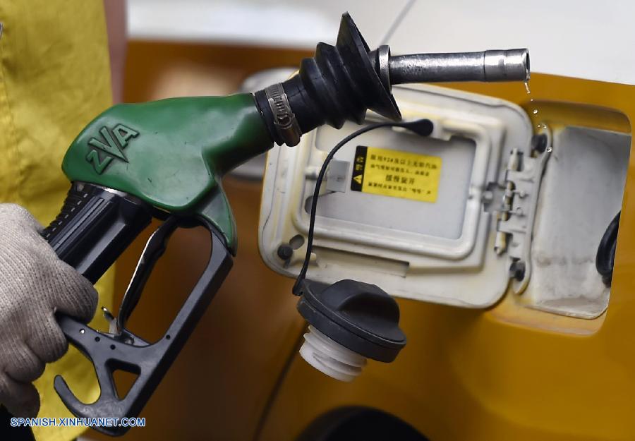 China elevará los precios al por menor de los combustibles a partir de mañana jueves para adaptarse al calentamiento del mercado global, anunció hoy miércoles la Comisión Nacional de Desarrollo y Reforma (CNDR), máximo planificador económico del país.