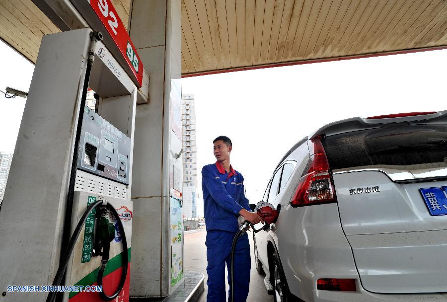 China elevará los precios al por menor de los combustibles a partir de mañana jueves para adaptarse al calentamiento del mercado global, anunció hoy miércoles la Comisión Nacional de Desarrollo y Reforma (CNDR), máximo planificador económico del país.