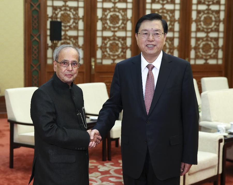 Mukherjee tambi&eacute;n se reuni&oacute; hoy con el primer ministro chino Li Keqiang y con el m&aacute;ximo legislador Zhang Dejiang.