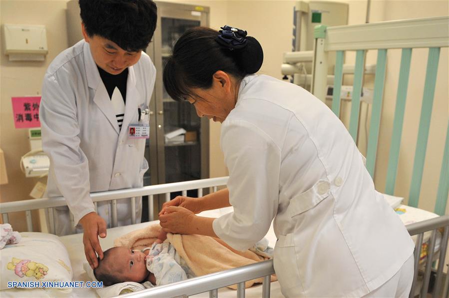 Docenas de niños con CHD de Qinghai, Ningxia, Guangxi, Mongolia Interior y Shanxi recibieron cirugías del corazón gratis en el hospital con la ayuda de los programas de caridad.