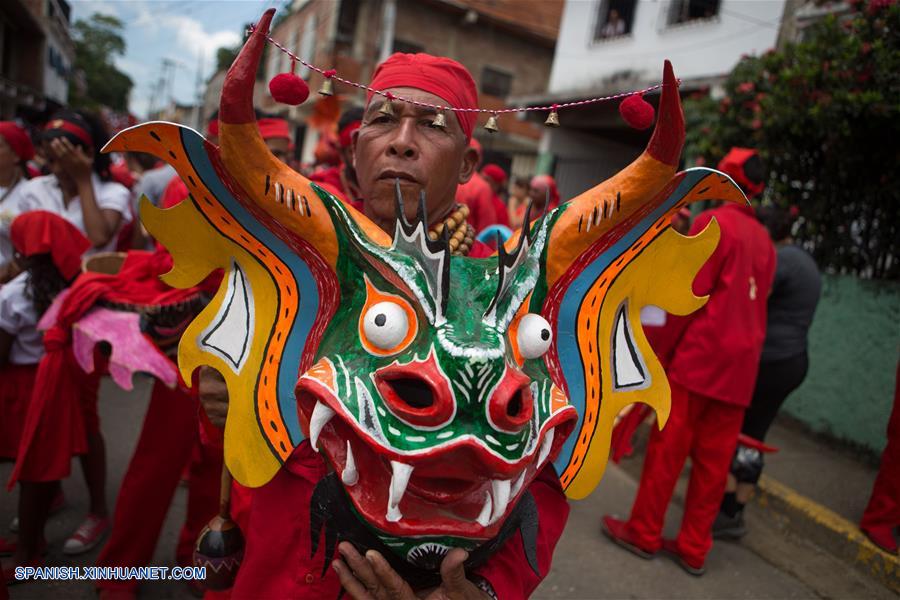 'Diablos Danzantes de Yare' son una manifestación popular religiosa de más de 300 años de antigüedad y que mezcla elementos de las culturas índigena, negra y española.