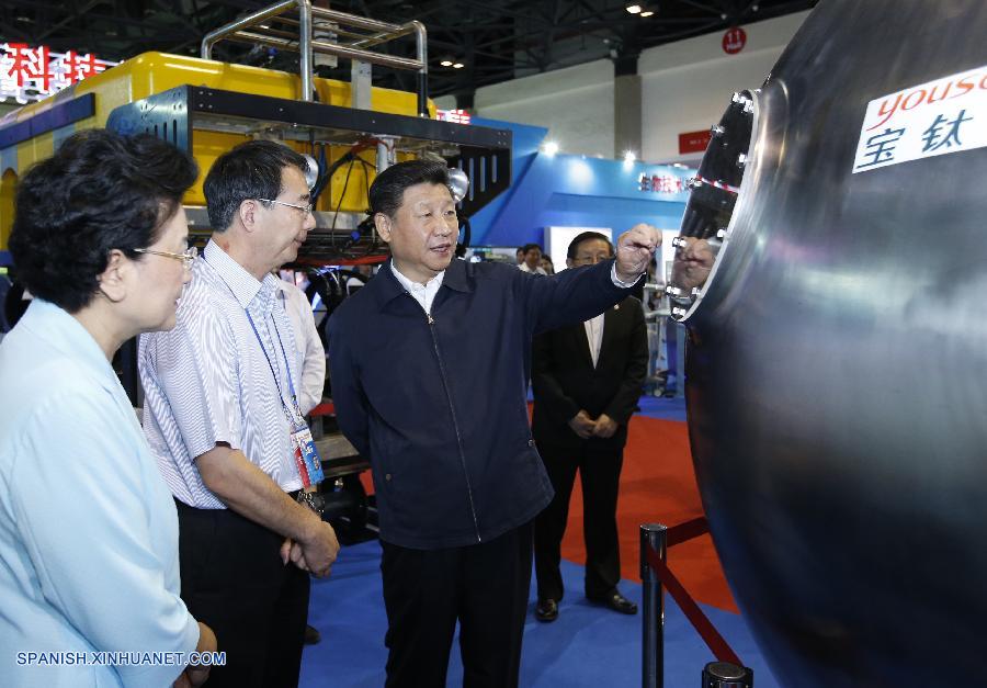 El presidente de China, Xi Jinping, pidió hoy mayor confianza y perseverancia de los profesionales del área de ciencia y tecnología para poner a China a la vanguardia del desarrollo impulsado por la innovación.