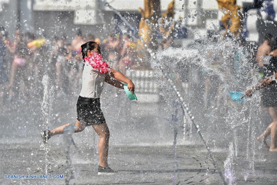 La temperatura más alta en Shenzhen alcanzó los 33 grados centígrados el viernes.