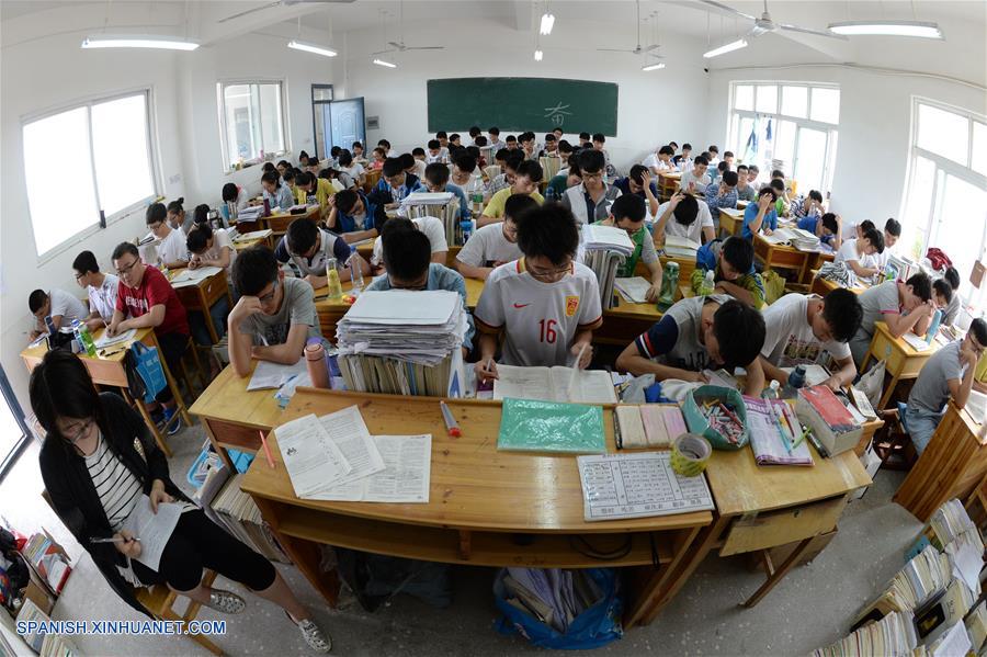 El Ministerio de Educaci&oacute;n de China inst&oacute; a las autoridades locales a prepararse para el pr&oacute;ximo examen de entrada a la universidad, conocido como el 'gaokao' la pr&oacute;xima semana.