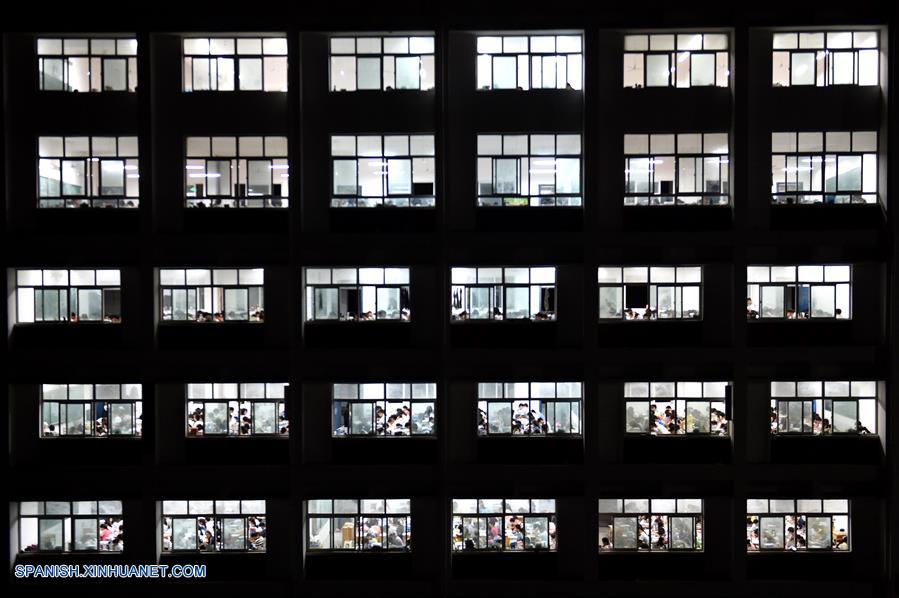 El Ministerio de Educaci&oacute;n de China inst&oacute; a las autoridades locales a prepararse para el pr&oacute;ximo examen de entrada a la universidad, conocido como el 'gaokao' la pr&oacute;xima semana.