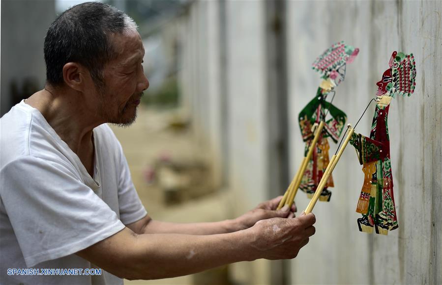 Tianjin: Zhang Kui, un artista de títeres de sombra