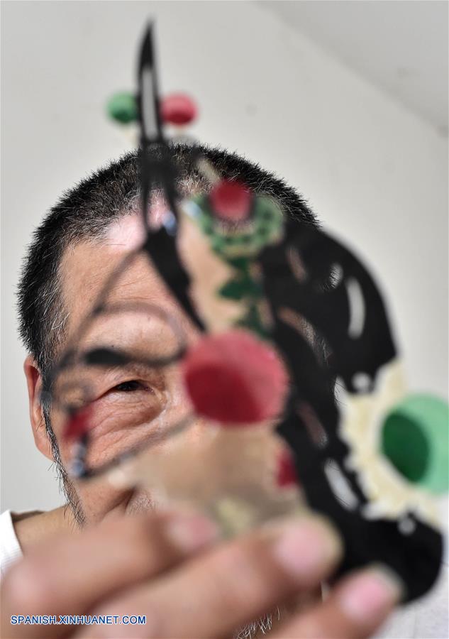 Tianjin: Zhang Kui, un artista de títeres de sombra