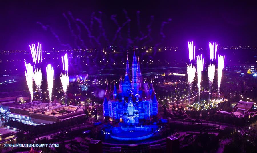 El Disneylandia de Shanghai comenz&oacute; el lunes el conteo de 10 d&iacute;as para su apertura oficial que se llevara a cabo el 16 de junio.