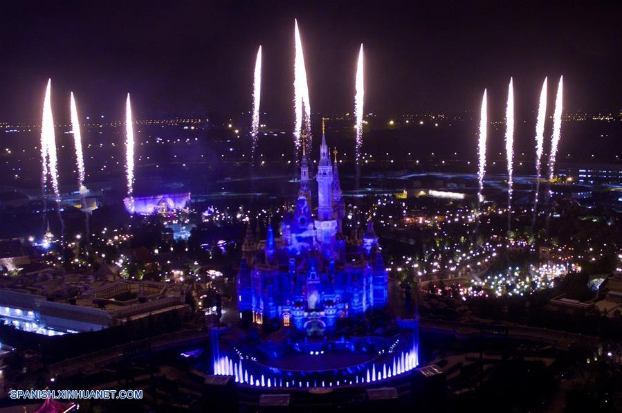 El Disneylandia de Shanghai comenz&oacute; el lunes el conteo de 10 d&iacute;as para su apertura oficial que se llevara a cabo el 16 de junio.