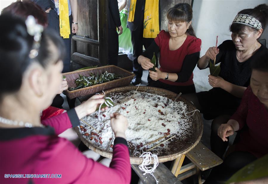 El Festival del Bote de Dragón o 'Duanwu' en chino, se celebra el quinto día del quinto mes del calendario lunar, celebrándose este año el 9 de junio.