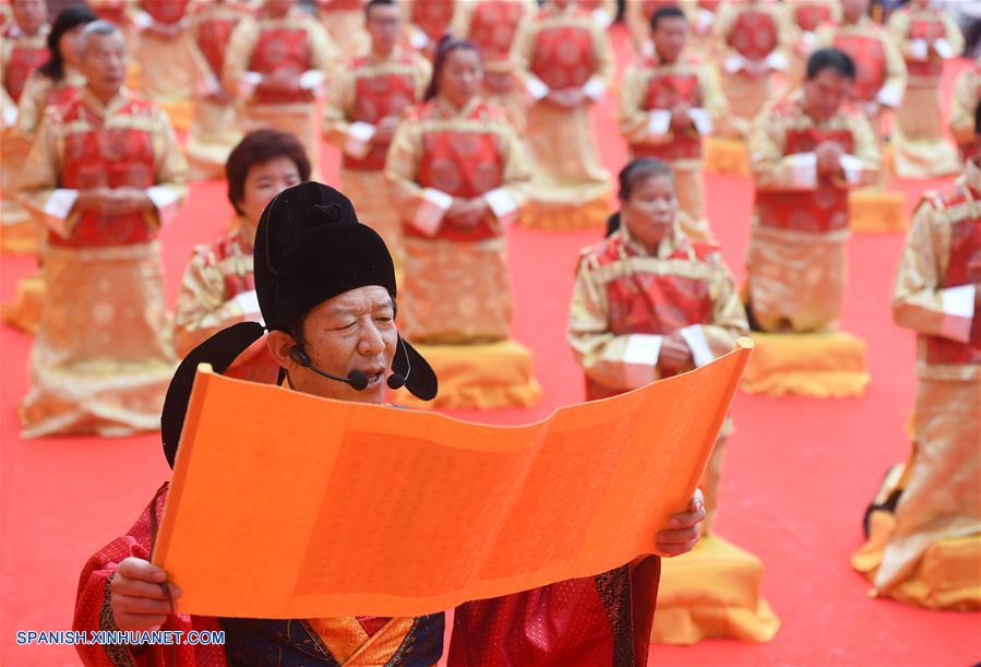 Una ceremonia de sacrificio para Chen Jinggu, o la Dama de Linshui, conocidad como la protectora de las madres y los niños en la historia tradicional de Fujian, se lleva a cabo en el condado de Futian.