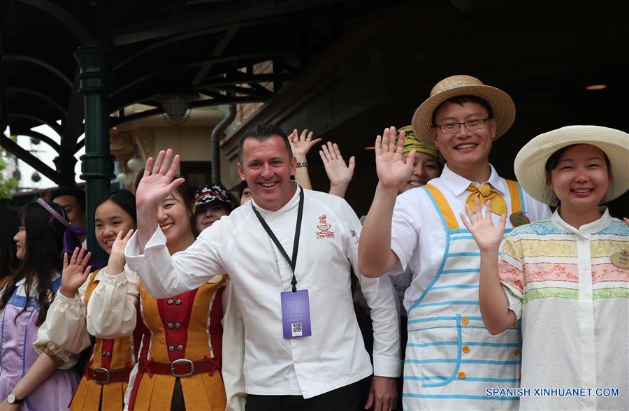 (6)CHINA-SHANGHAI-INDUSTRIA-DISNEYLANDIA 