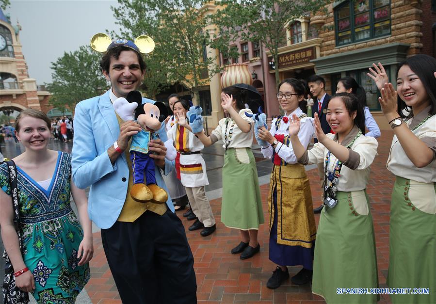(10)CHINA-SHANGHAI-INDUSTRIA-DISNEYLANDIA