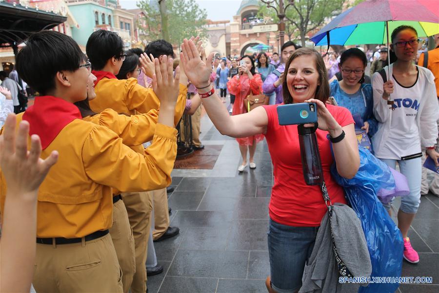(13)CHINA-SHANGHAI-INDUSTRIA-DISNEYLANDIA