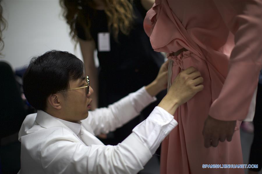 (18)ITALIA-MILAN-MODA-SEMANA MODA