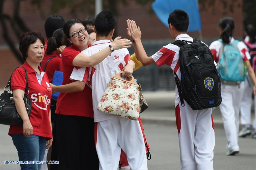 Aproximadamente 70,000 estudiantes participaron en los exámenes de tres días del 24 al 26 de junio en Beijing.