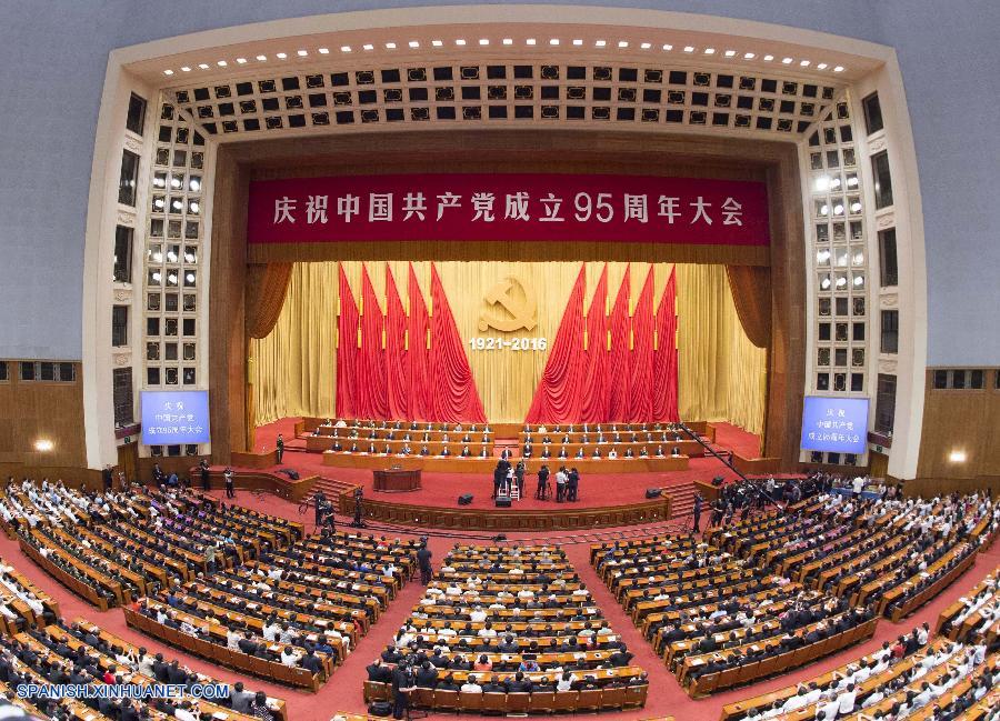 China celebró la mañana de hoy viernes una gran reunión para celebrar el 95º aniversario de la fundación del Partido Comunista de China (PCCh) en el Gran Palacio del Pueblo, ubicado en el centro de Beijing, capital china.