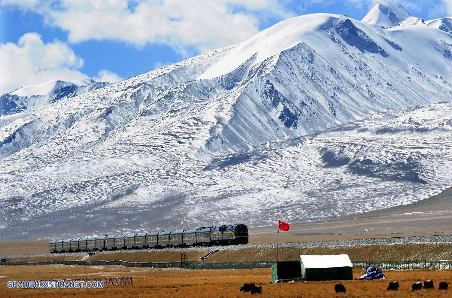 El tren Qinghai-Tíbet de China, el sistema ferroviario más elevado del mundo, conmemora hoy su décimo aniversario.