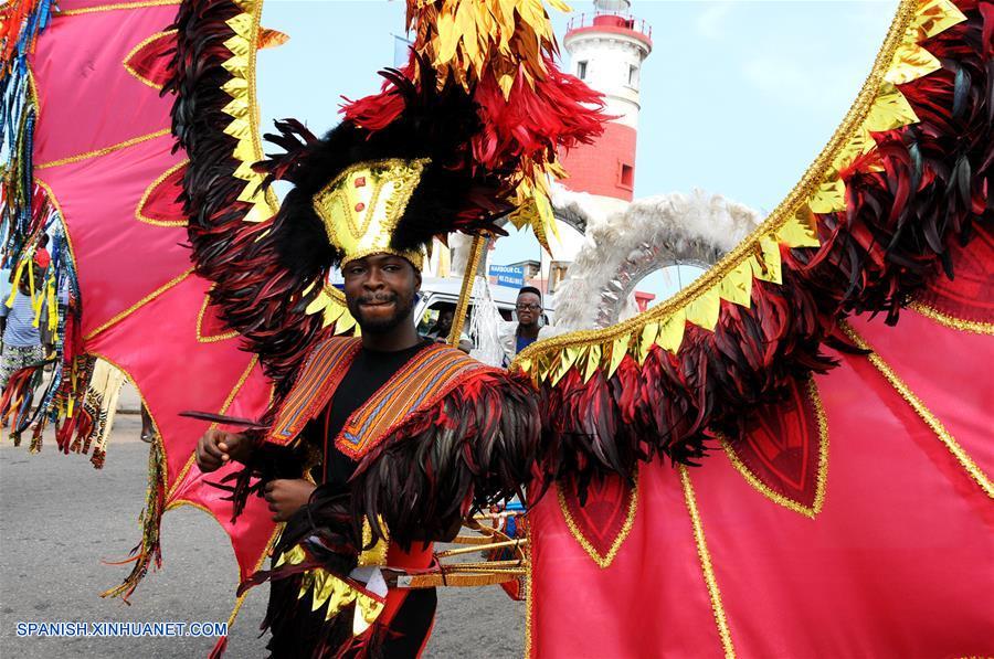 El carnaval que comenzó el viernes organizará eventos coloridos incluyendo fiestas de playa, recitales de poemas, pintura en vivo y actuaciones de bandas.