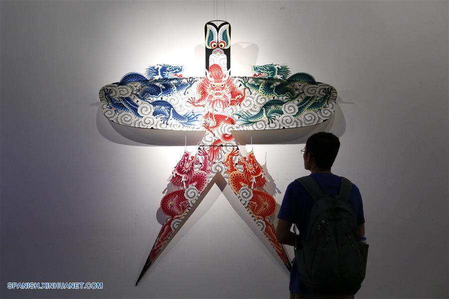 Exhibición de arte folclórico con el tema de la Iniciativa de la Franja y la Ruta en Beijing