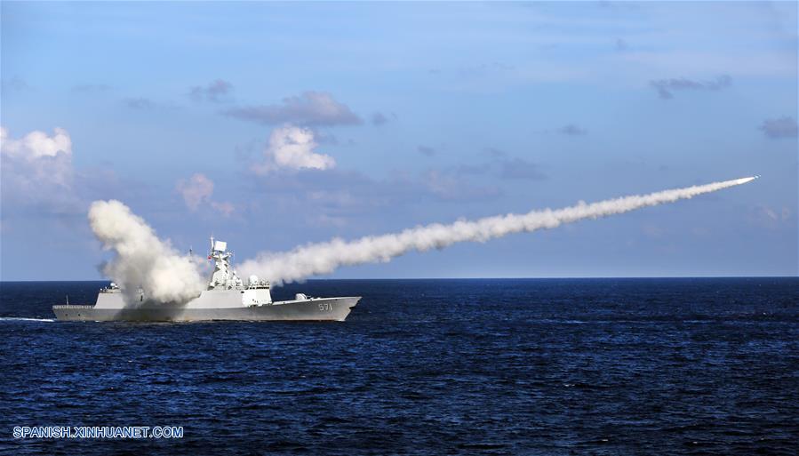 La Marina china realizó este viernes un ejercicio de combate anual en la zona de aguas cerca de la isla de Hainan y las islas de Xisha de China.