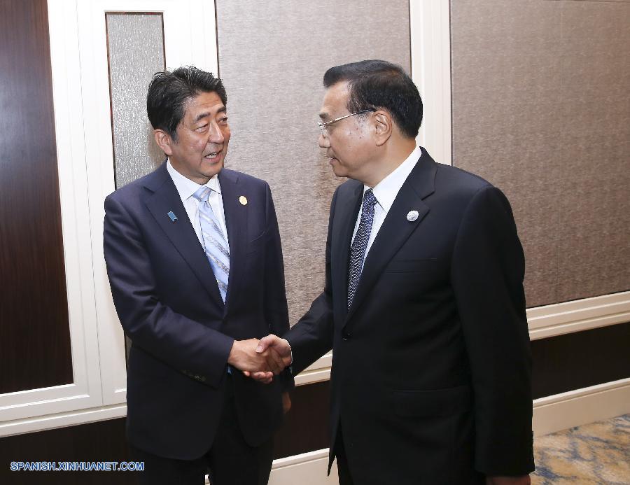 El primer ministro de China, Li Keqiang, pidió hoy el manejo apropiado de las diferencias entre China y Japón y la reanudación gradual de su diálogo y comunicación.