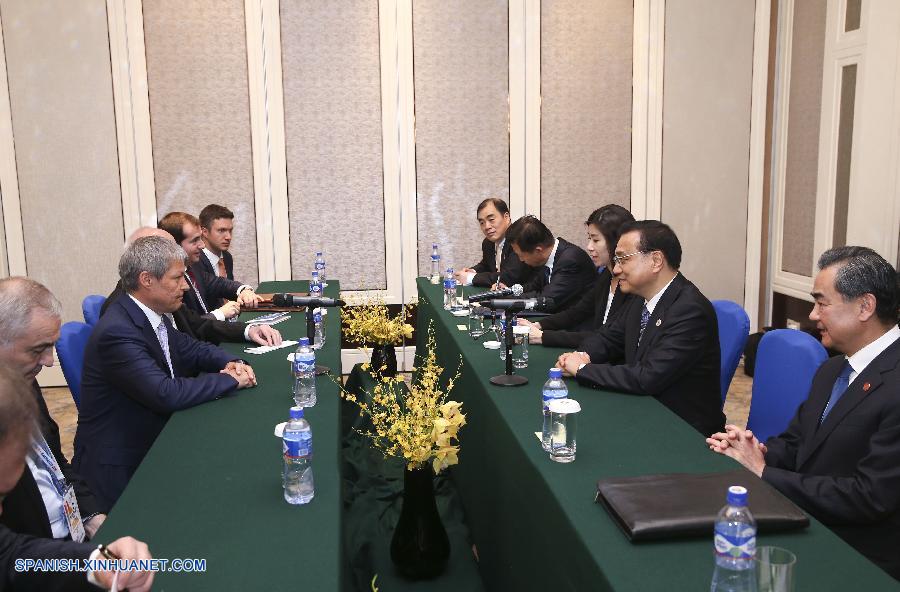 China está dispuesta a fortalecer su cooperación con Rumania en los marcos del mecanismo 16+1 y de las relaciones entre China y la Unión Europea (UE), lo cual beneficiará a la estabilidad y el desarrollo equilibrado de la UE, afirmó hoy el primer ministro chino, Li Keqiang.