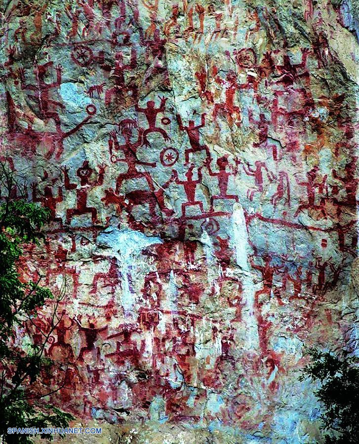Un grupo de pinturas rupestres de la región autónoma zhuang de Guangxi en el sur de China, que datan de hace más de 2.000 años, fueron incluidas hoy en la lista del patrimonio mundial de la Organización de Naciones Unidas para la Educación, la Ciencia y la Cultura (Unesco, por sus siglas en inglés).