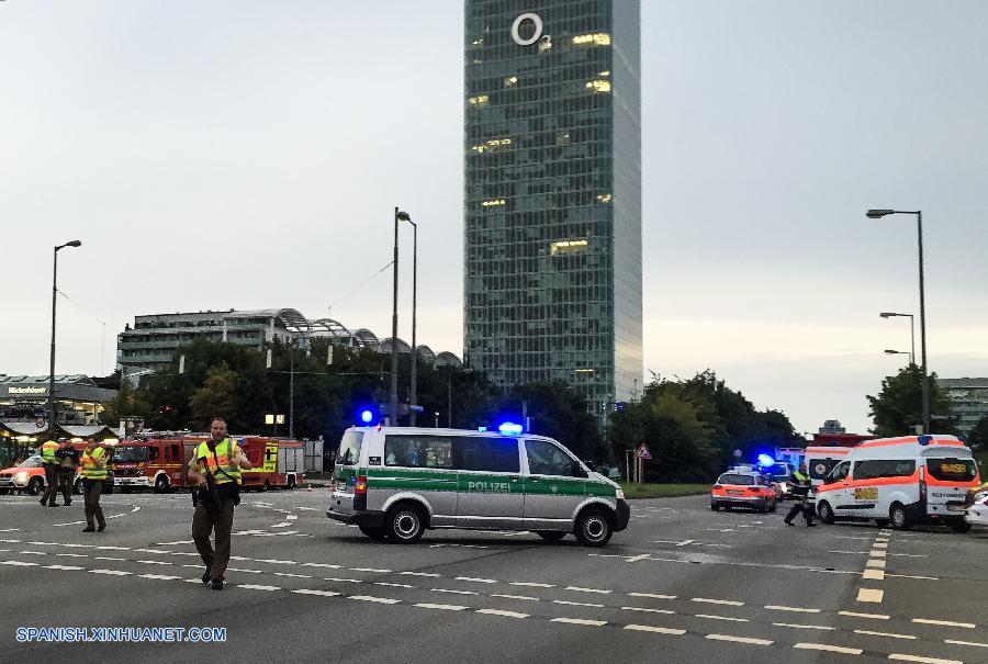 El número de muertos en un tiroteo ocurrido esta noche en un centro comercial de Múnich subió a nueve, según la más reciente actualización publicada por la policía de Múnich en su cuenta de Twitter.
