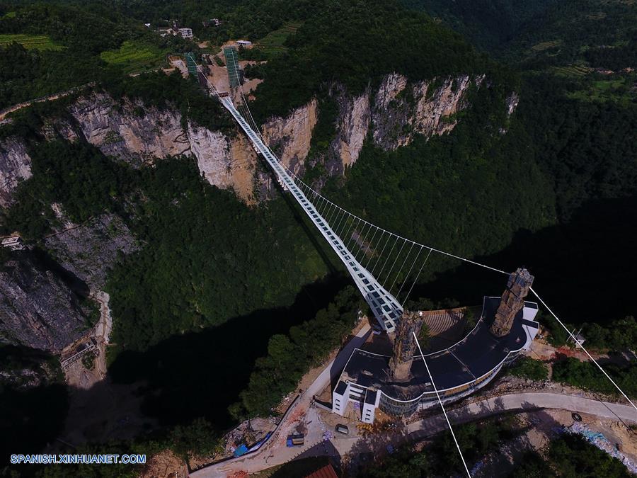 Hunan: Puente de cristal en el Gran Cañón del Parque Nacional Forestal de Zhangjiajie