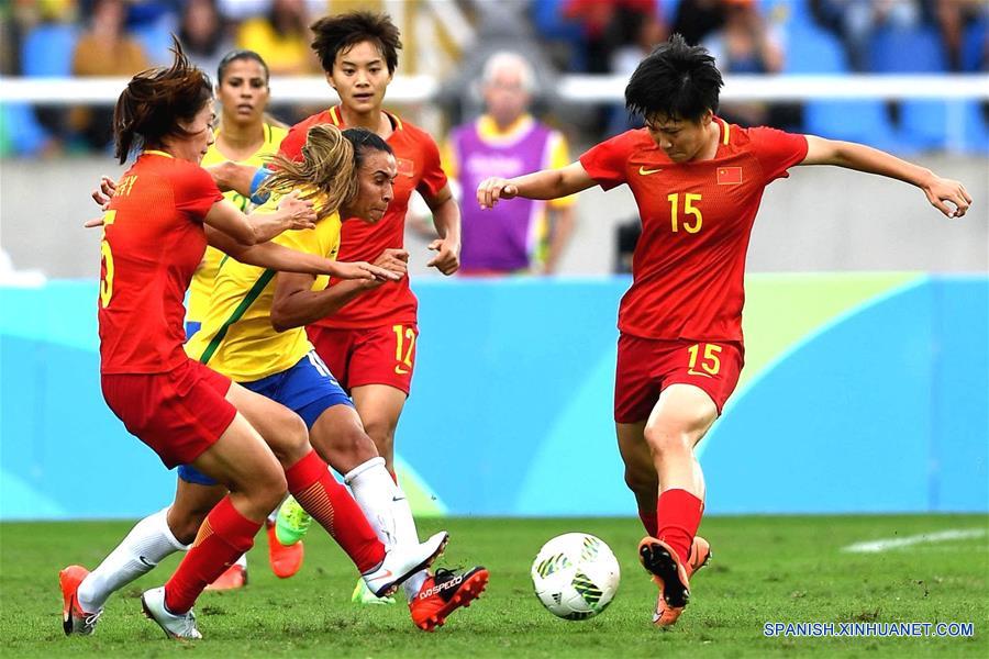 （里约奥运会）（14）足球——女足小组赛：巴西队胜中国队