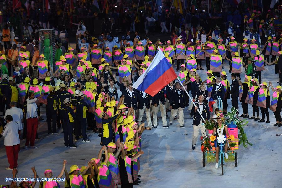 La delegación rusa desfiló este viernes en la ceremonia inaugural de los Juegos Olímpicos de Río de Janeiro 2016 después que el Comité Olímpico Internacional (COI) diera luz verde a la participación de más de 270 deportistas de ese país en la cita estival.