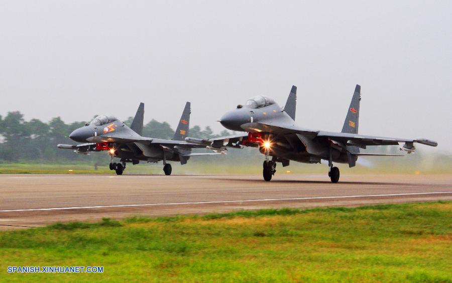 Aviones de la Fuerza Aérea china, incluidos bombarderos H-6 y cazas Su-30, han inspeccionado el espacio aéreo alrededor de las islas Nansha y Huangyan en el Mar Meridional de China, informó hoy sábado Shen Jinke, portavoz de la Fuerza Aérea del Ejército Popular de Liberación (EPL).