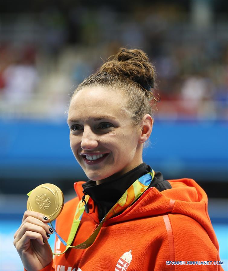 （里约奥运会·领奖台）（1）游泳——女子100米仰泳：匈牙利选手霍苏夺冠