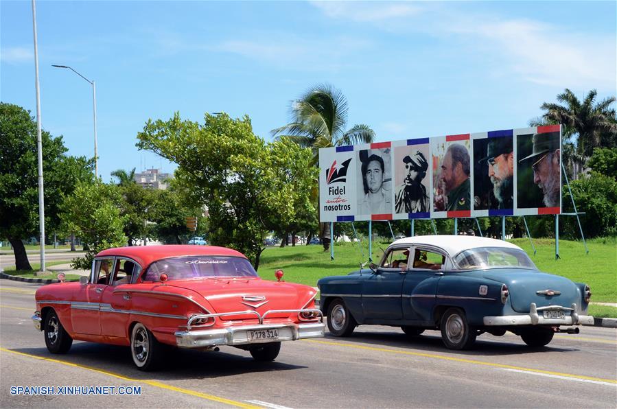 (30)CUBA-HABANA-POLITICA-FIDEL CASTRO-SERIE