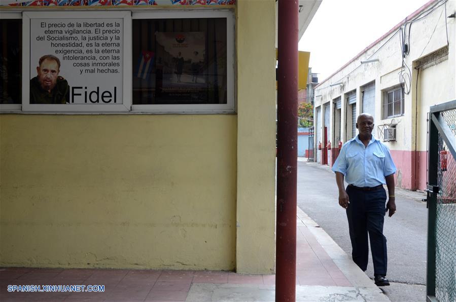 (33)CUBA-HABANA-POLITICA-FIDEL CASTRO-SERIE