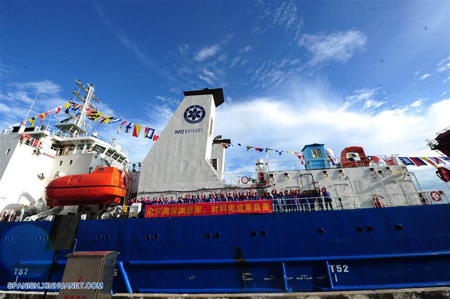 La nave, que partió de Sanya el 22 de junio, transportó a 60 investigadores y tripulantes y un sumergible de control remoto autónomo de 10,000 metros, un sismómetro de fondo marino de 9,000 metros y otros aparatos desarrollados por el país.