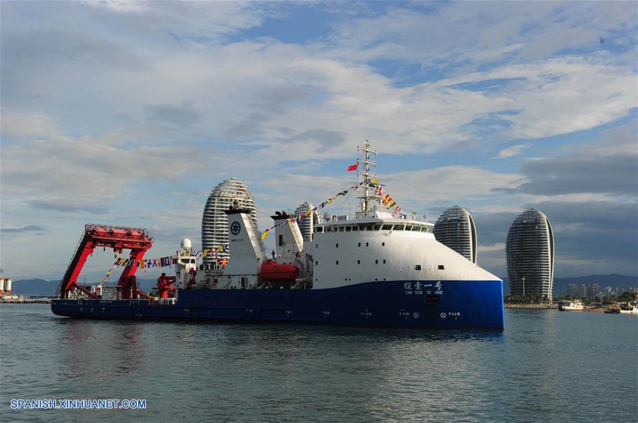 La nave, que partió de Sanya el 22 de junio, transportó a 60 investigadores y tripulantes y un sumergible de control remoto autónomo de 10,000 metros, un sismómetro de fondo marino de 9,000 metros y otros aparatos desarrollados por el país.