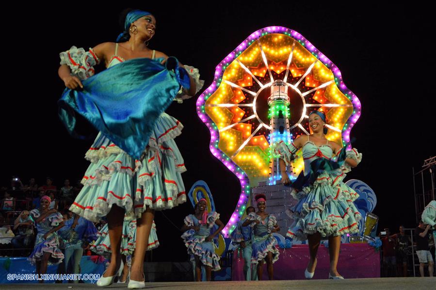 (3)CUBA-HABANA-SOCIEDAD-CARNAVAL