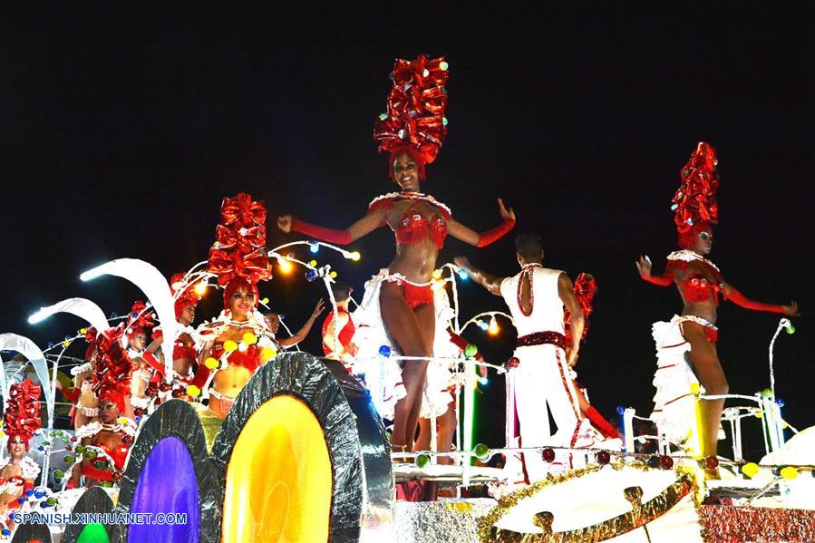 (4)CUBA-HABANA-SOCIEDAD-CARNAVAL