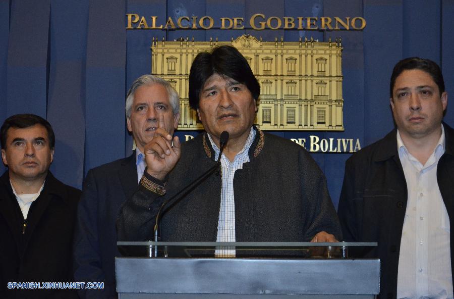 El presidente de Bolivia, Evo Morales, declar&oacute; hoy como 'h&eacute;roe defensor de los recursos naturales' al viceministro de R&eacute;gimen Interior, Rodolfo Illanes, quien fue victimado a manos de cooperativistas mineros y emiti&oacute; luto nacional de tres d&iacute;as.